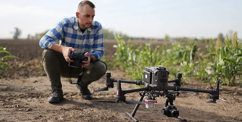 image_shows_CultWise_drone_being_tested_in_a_field