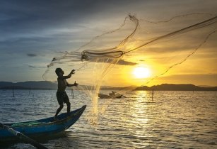 Ghana’s President inaugurates Elmina fishing project