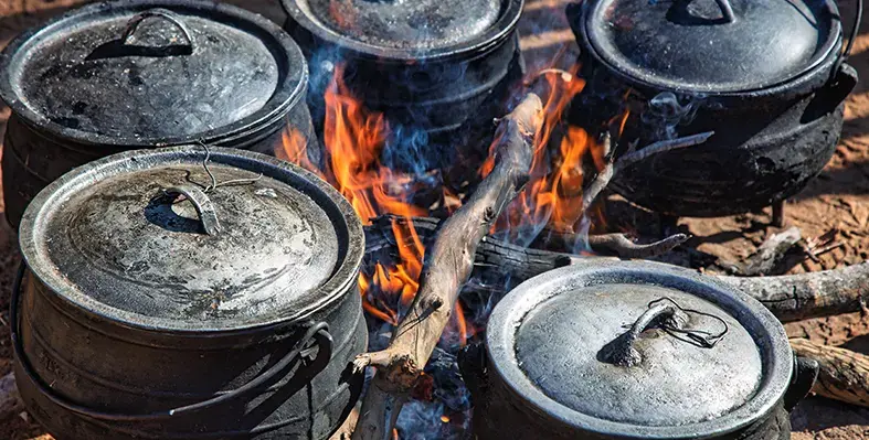 Image_of_cooking_pots_in_Africa