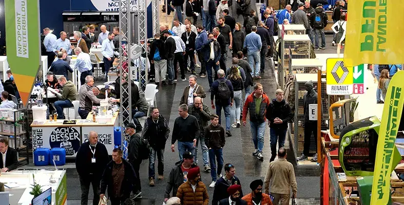 image_shows_exhibition_hall_at_Agritechnica