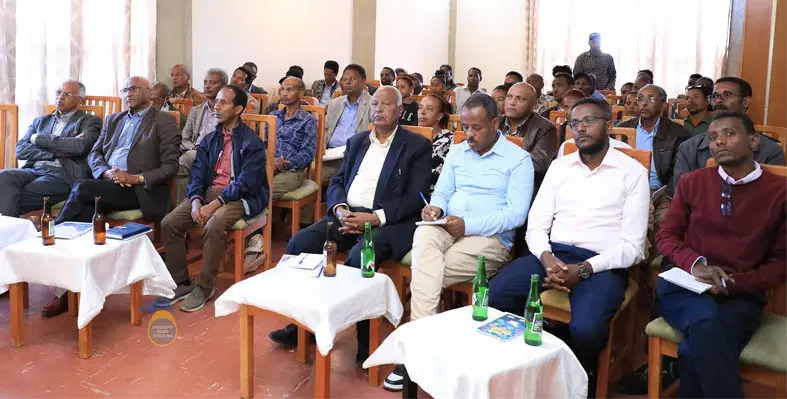 image_shows_delegates_and_attendees_in_discussion_at_the_workshop_conducted_by_the_Ministry_of_Agriculture_in_Eritrea